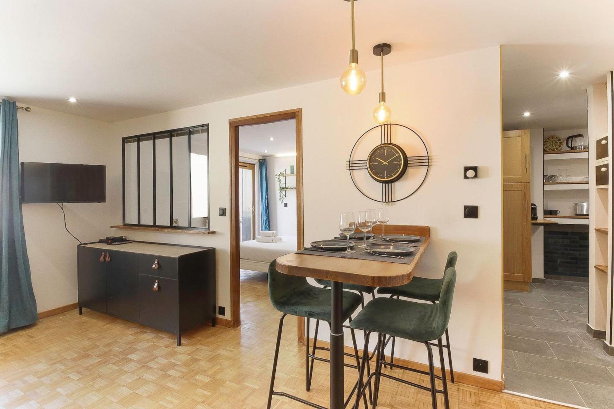 Bellevarde Apt - Newly Renovated - Central - Beside Tmb Start/End 레우쉬 외부 사진