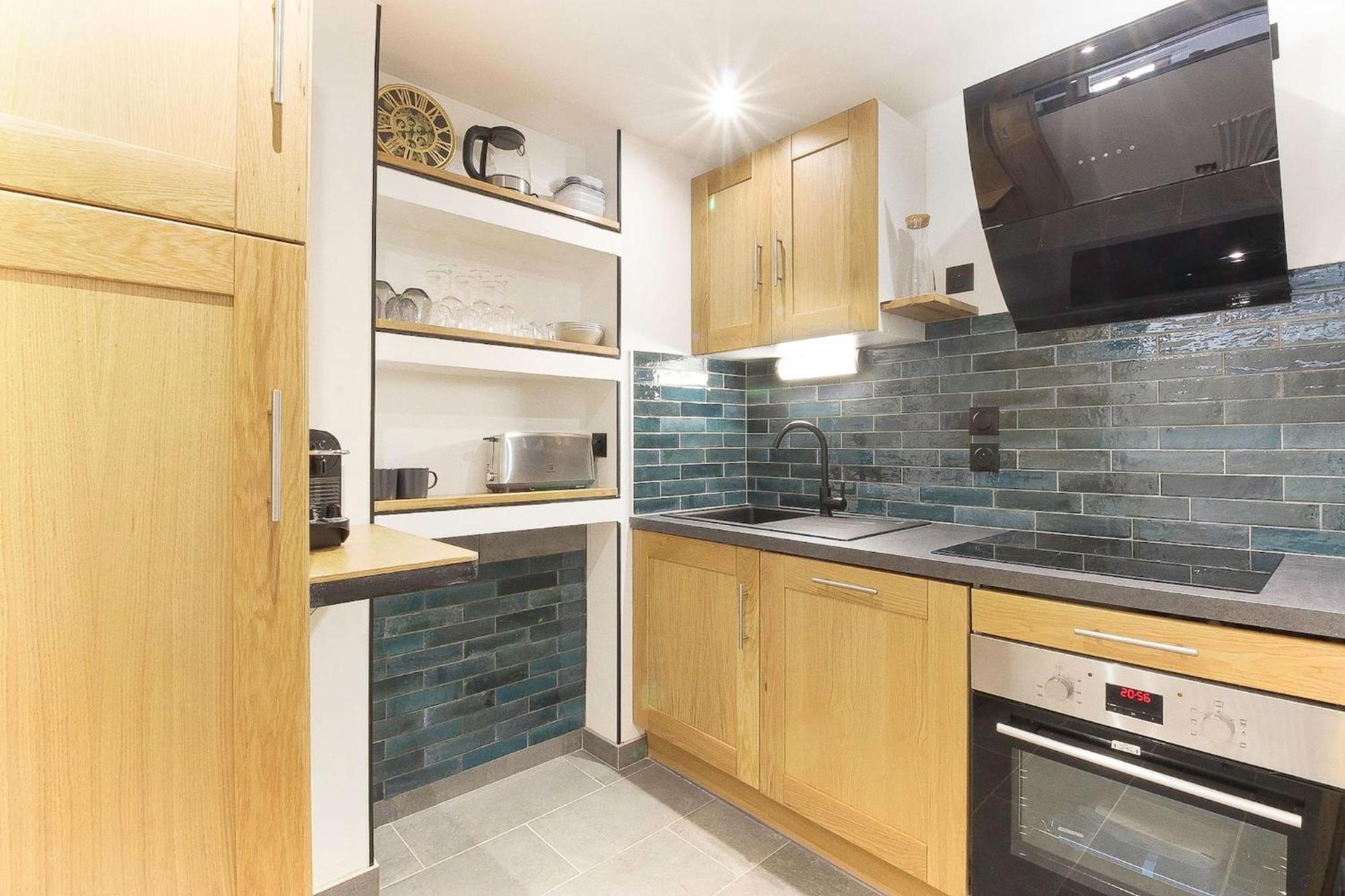 Bellevarde Apt - Newly Renovated - Central - Beside Tmb Start/End 레우쉬 외부 사진